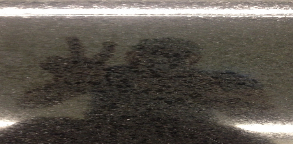 Granit auf Hochglanz polieren, mit einem Granit Poliermittel!