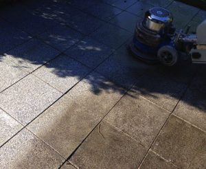 Flecken auf Granit entfernen - Dia Bürsten - Terrassen reinigen